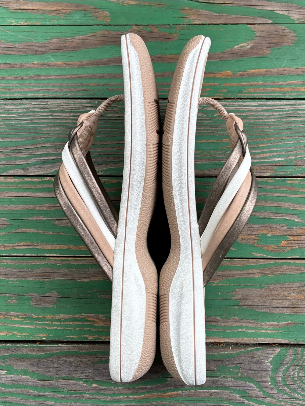 Clarks CloudSteppers Breeze Coral Sandals Sz 7 Slippers Flip Flop - Picture 10 of 11